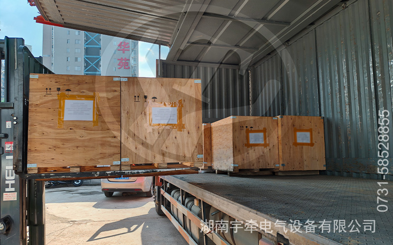 礦用湘潭電機車配件出口海外 3.jpg